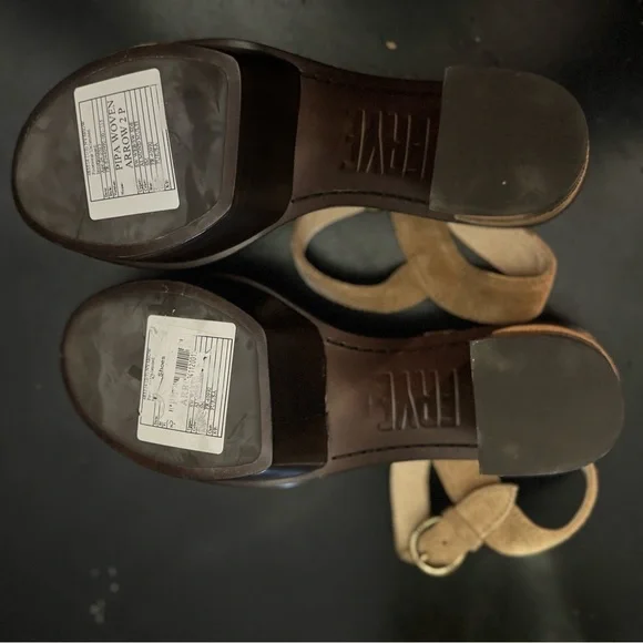 NWOT. Frye Pippa Woodstock sandals. - Picture 5 of 5